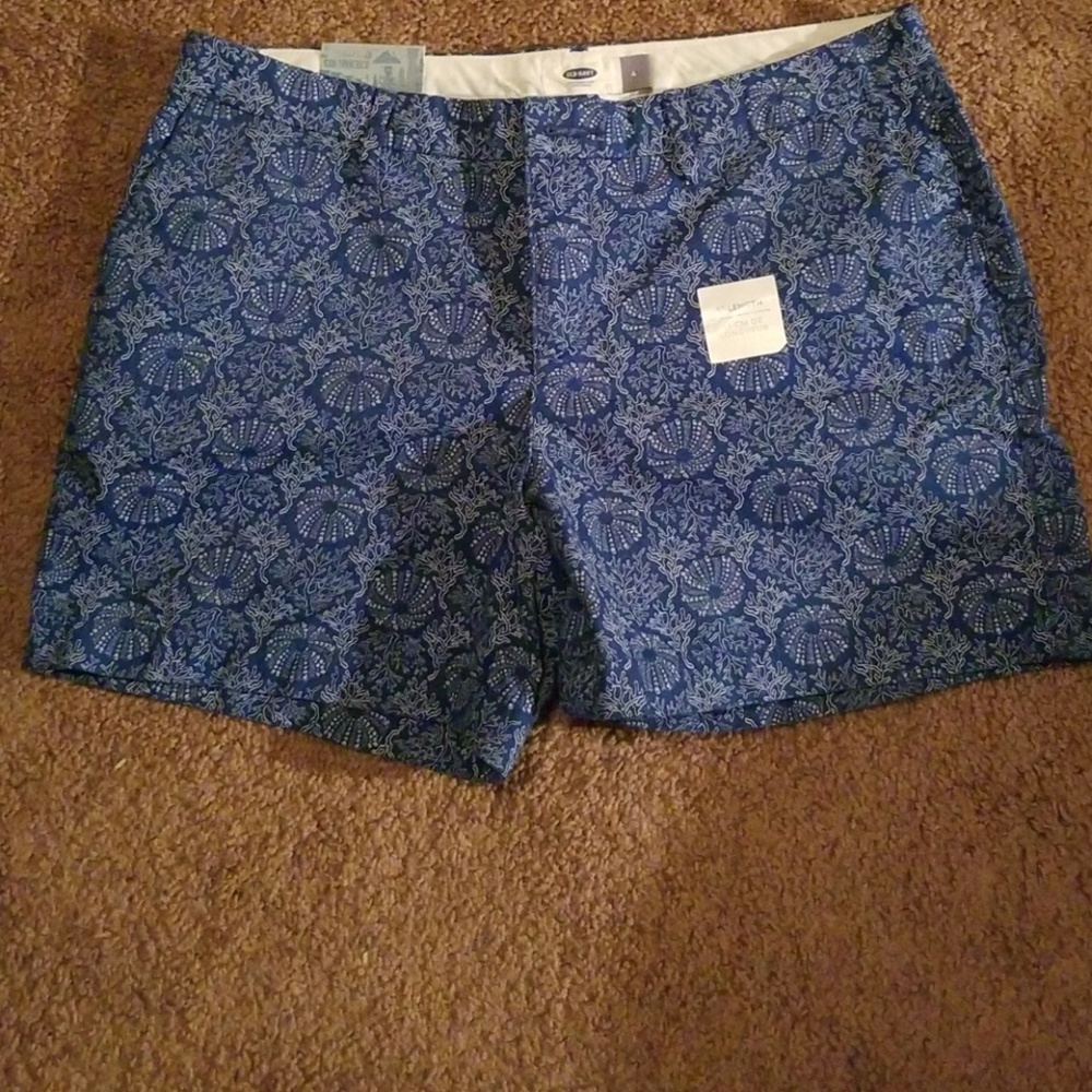 OLD NAVY SHORTS NWT